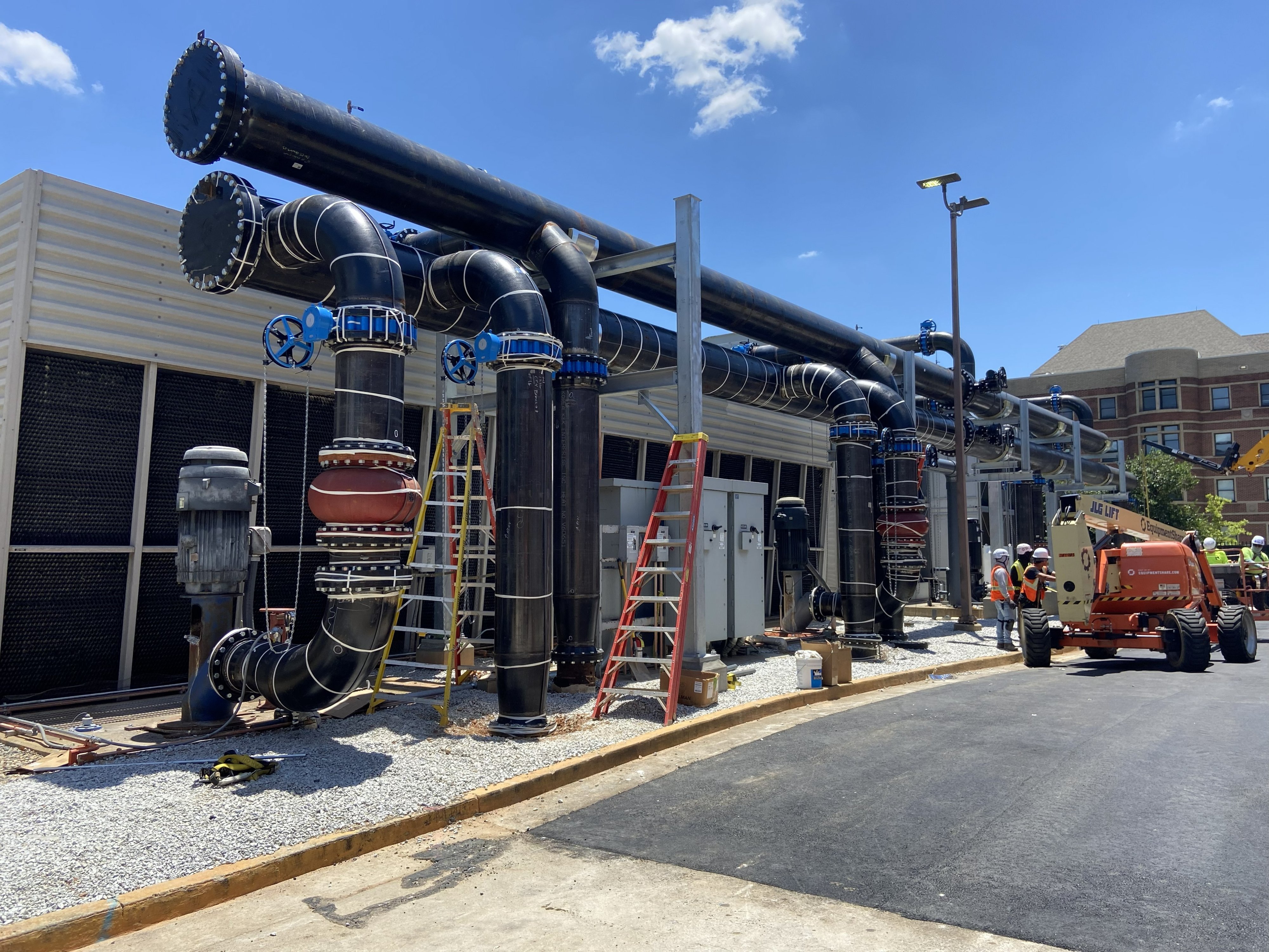 Image of new 10th street chiller on Georgia Tech campus