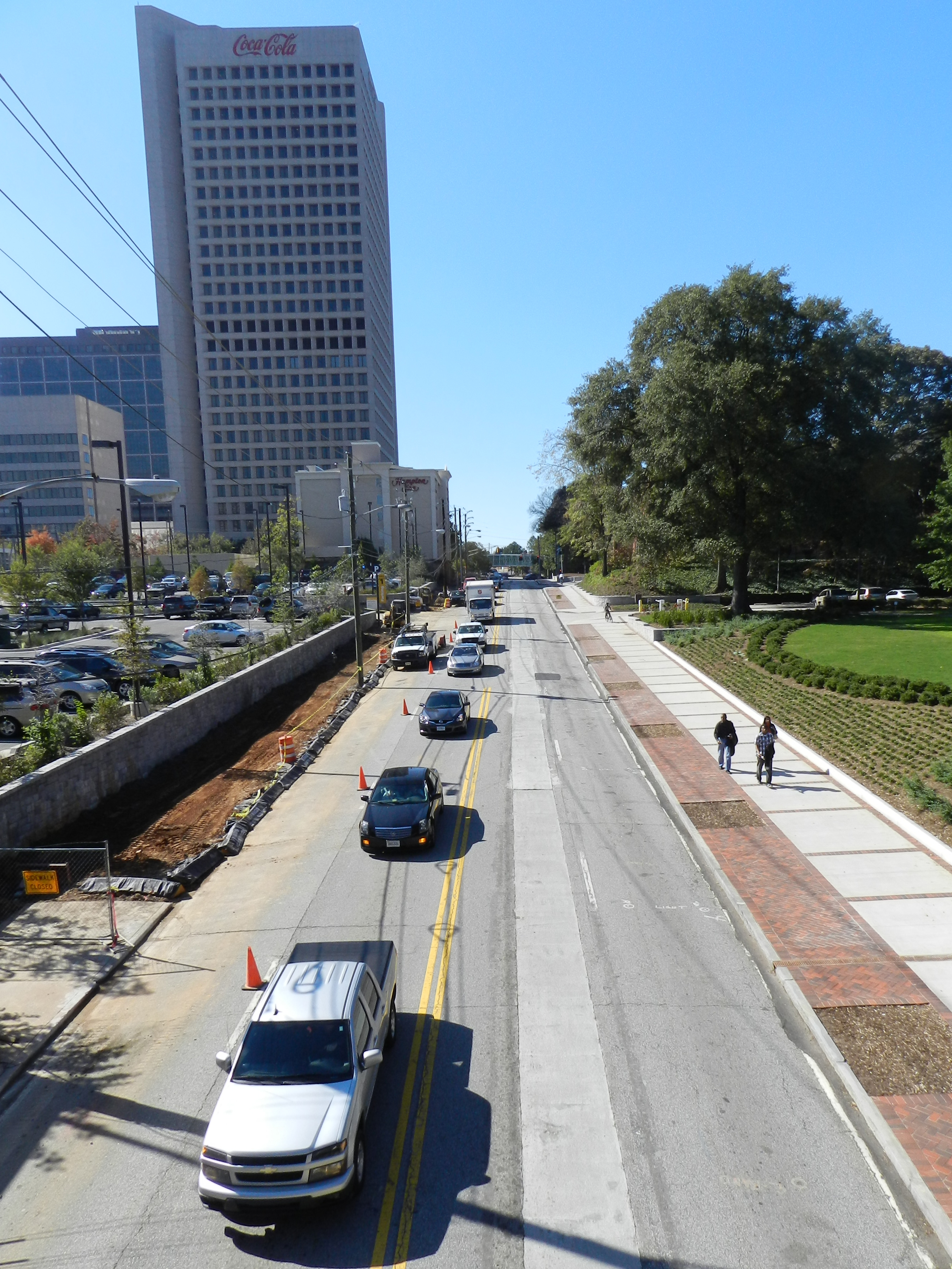 The south side of North Avenue (left) will soon resemble the recently renovated north side of the road (right). All construction on North Avenue is anticipated to be complete by February 2012.