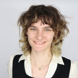 sarah ebert headshot