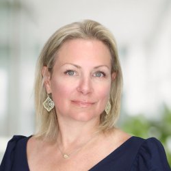 Headshot of Stacy Laux